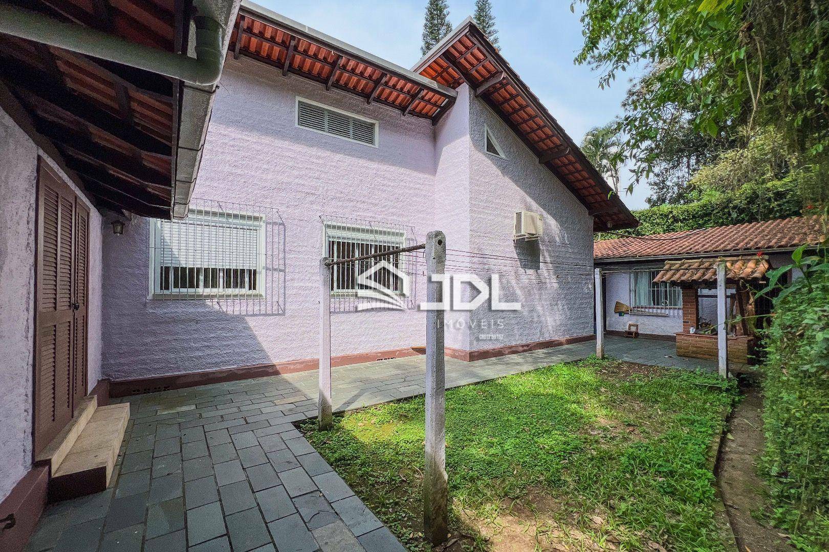 Casa à venda com 4 quartos, 235m² - Foto 9