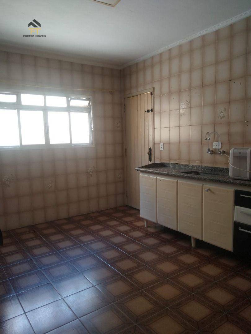 Sobrado para alugar com 2 quartos, 200M2 - Foto 2