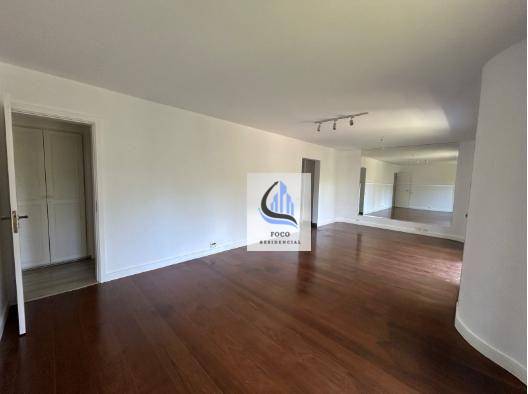 Apartamento para alugar com 4 quartos, 147m² - Foto 2