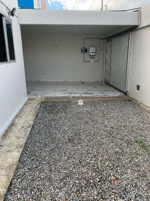Casa à venda com 3 quartos, 112m² - Foto 2
