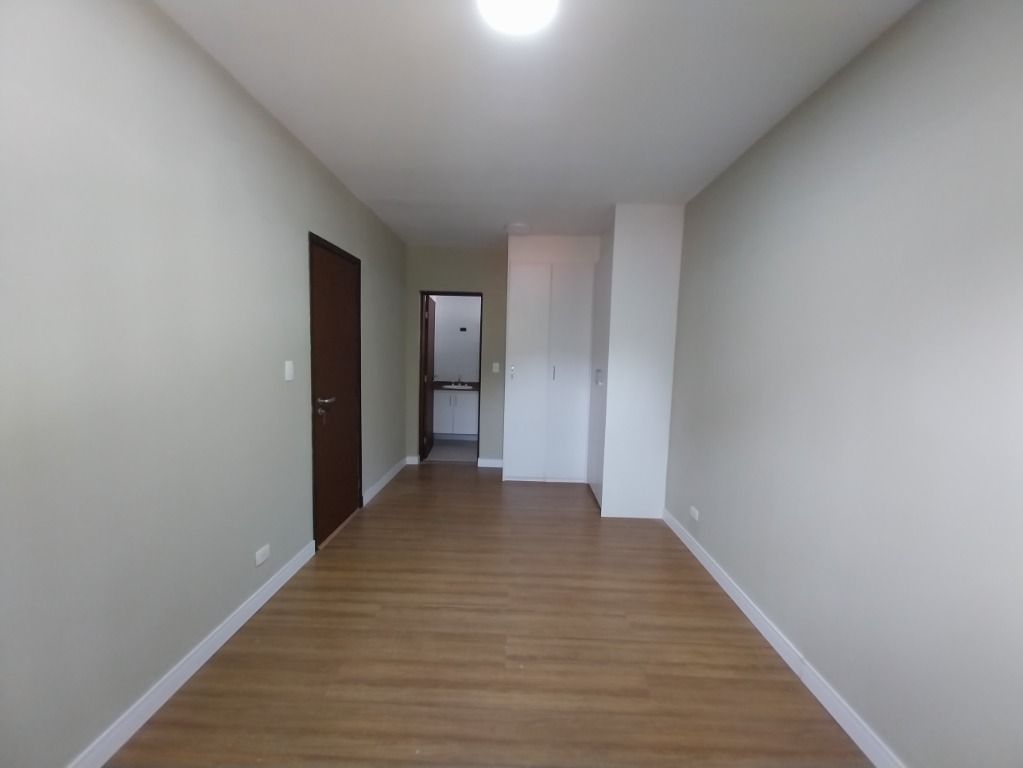 Casa de Condomínio para alugar com 4 quartos, 300m² - Foto 13