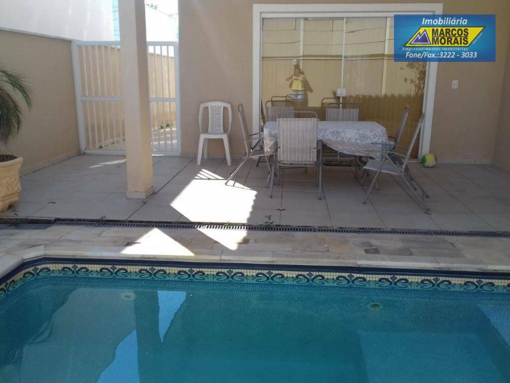 Casa de Condomínio à venda com 3 quartos, 250m² - Foto 14