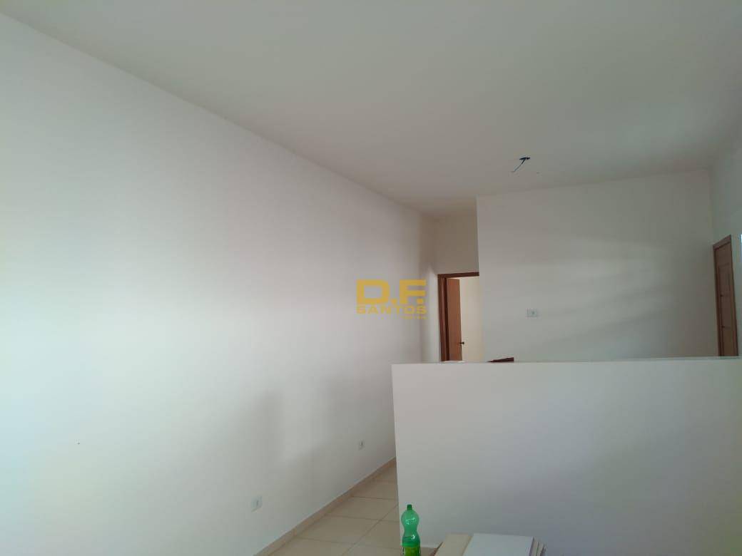 Casa à venda com 2 quartos, 70m² - Foto 11