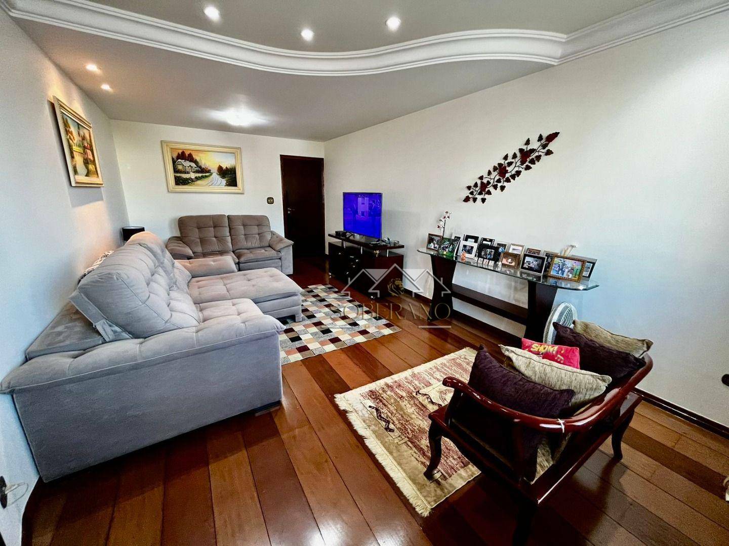 Sobrado à venda com 3 quartos, 305m² - Foto 1