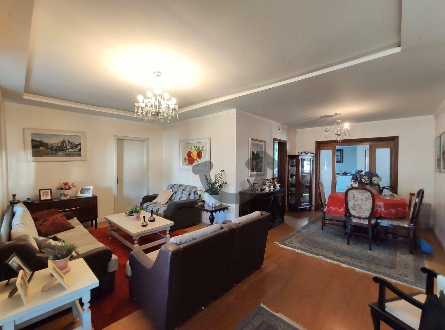 Casa à venda com 4 quartos, 292m² - Foto 2