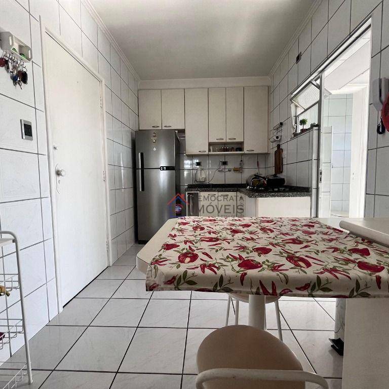 Apartamento à venda com 3 quartos, 110m² - Foto 9