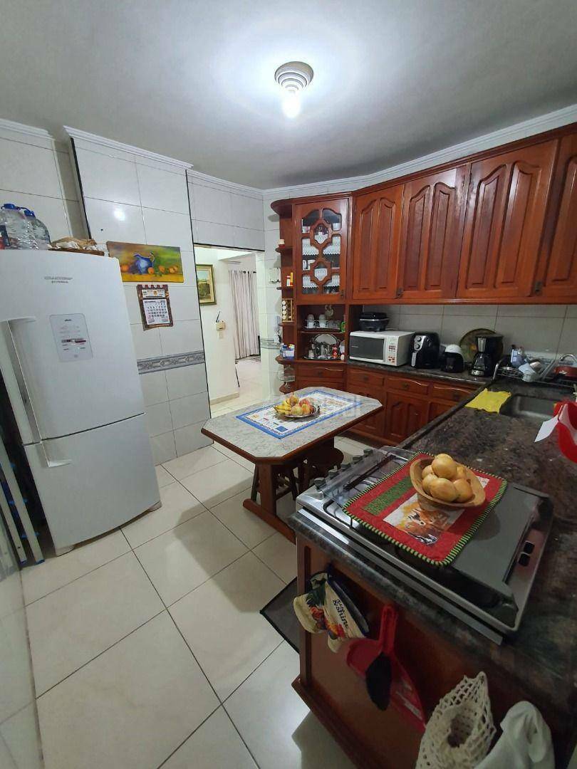 Apartamento à venda com 3 quartos, 110m² - Foto 8