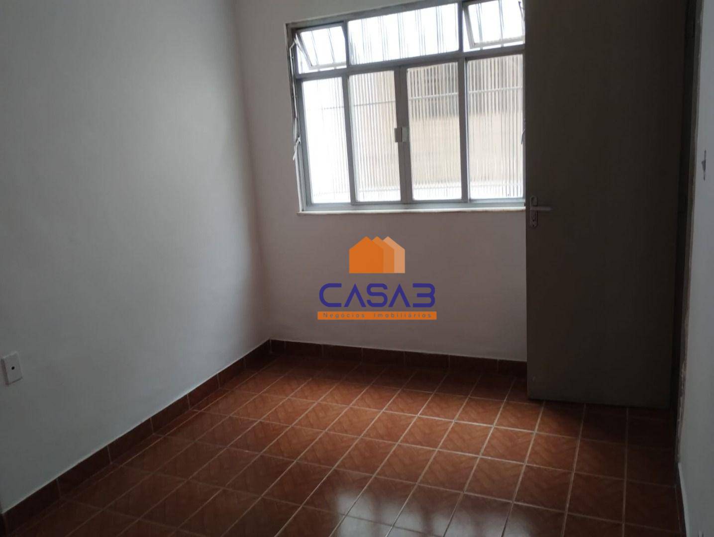 Casa à venda com 3 quartos, 300M2 - Foto 2