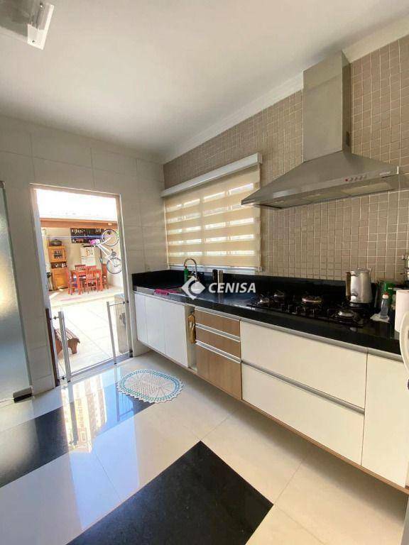 Casa à venda com 3 quartos, 145m² - Foto 4