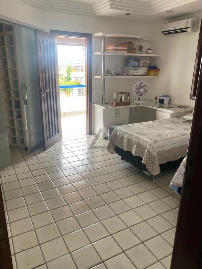 Casa à venda com 6 quartos, 350m² - Foto 14