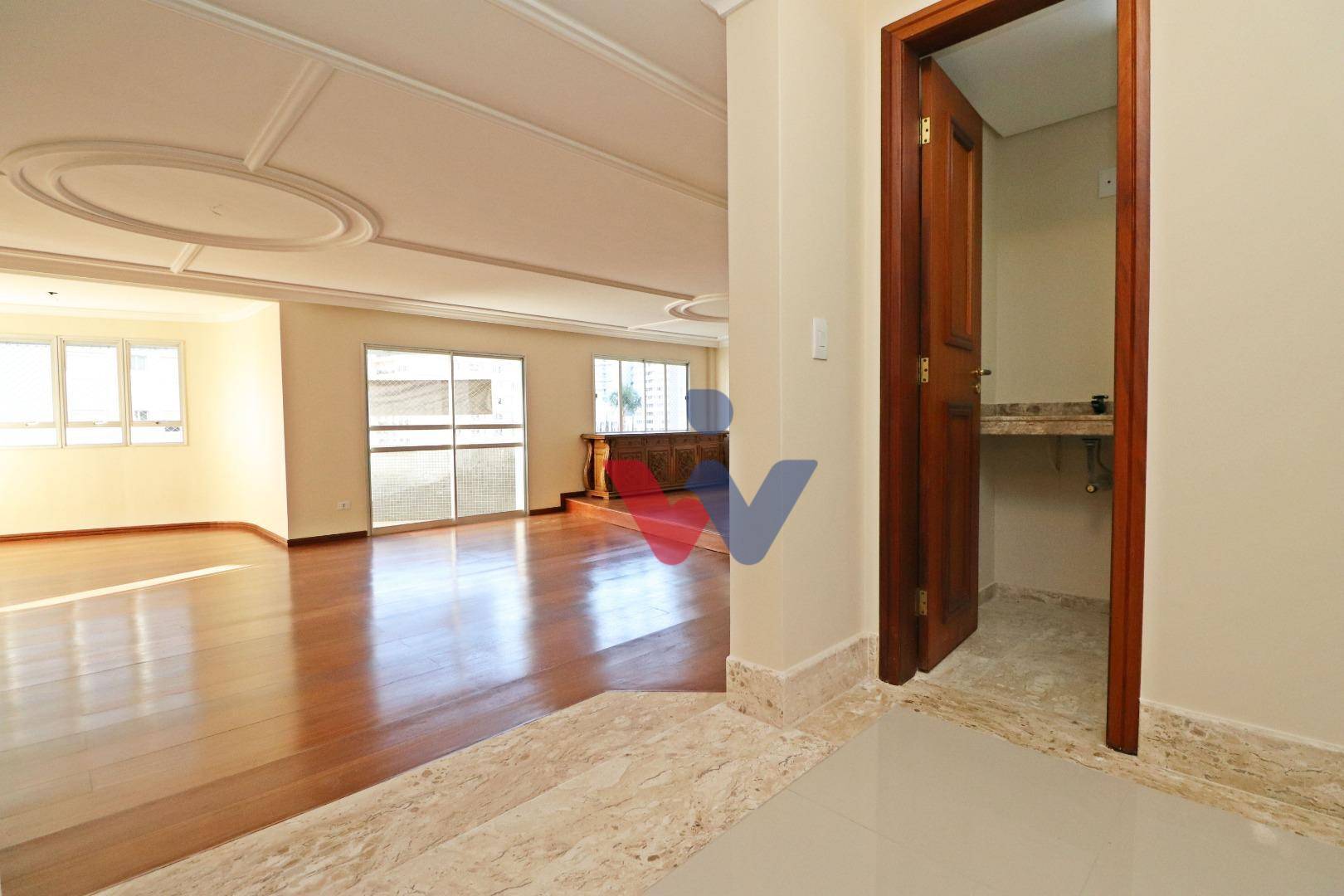 Apartamento à venda com 4 quartos, 266m² - Foto 8