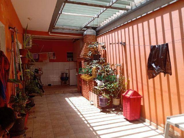 Casa à venda com 4 quartos, 240m² - Foto 11