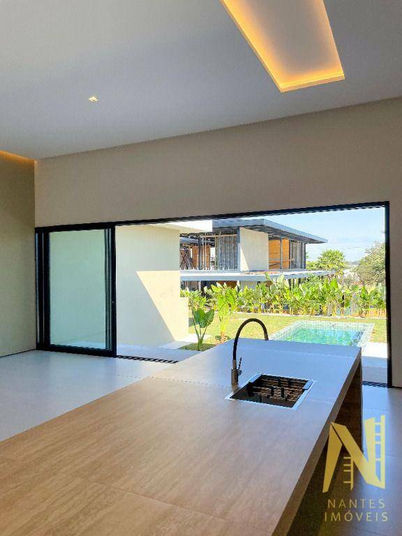 Casa de Condomínio à venda com 3 quartos, 295m² - Foto 3