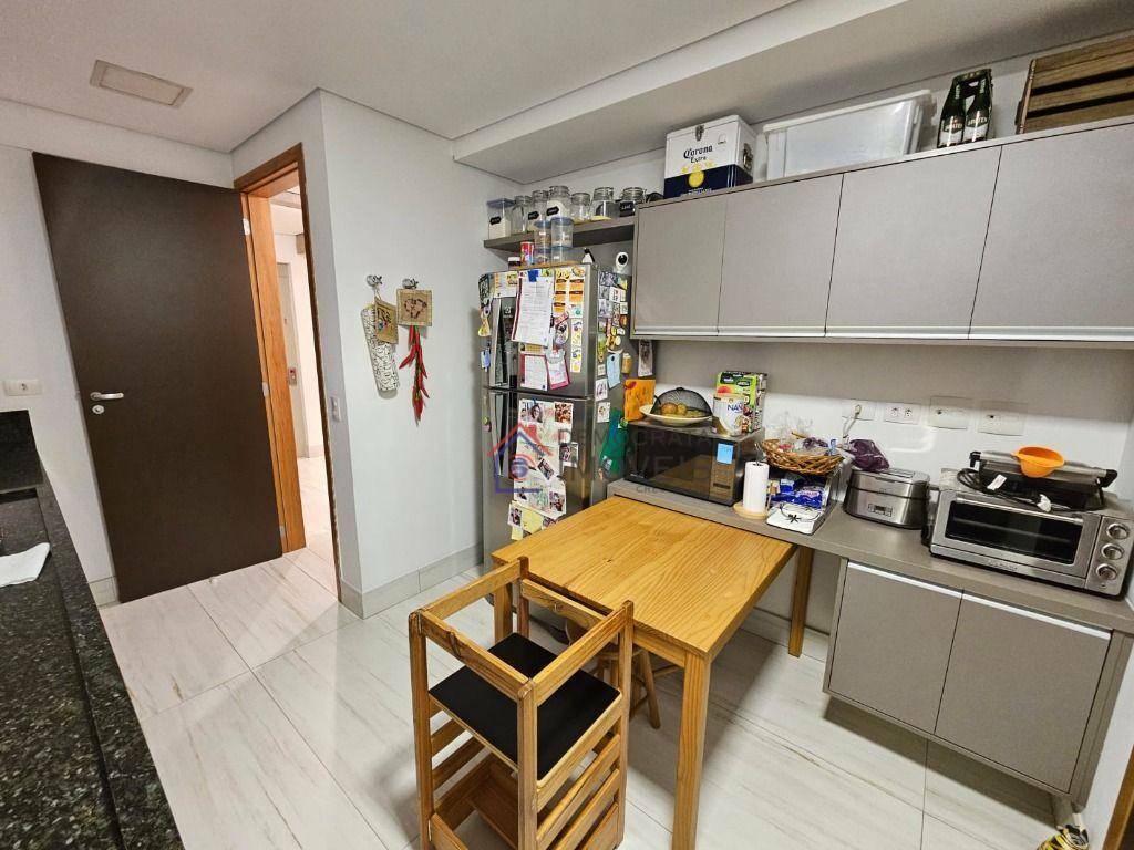 Apartamento à venda e aluguel com 3 quartos, 200m² - Foto 7