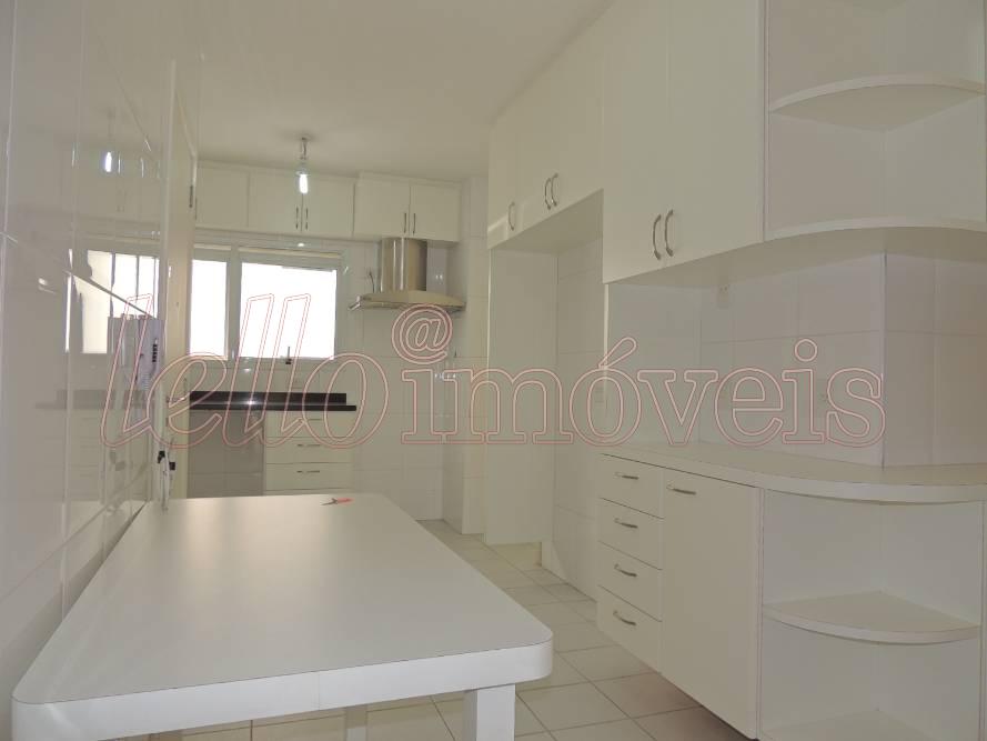 Apartamento à venda com 3 quartos, 169m² - Foto 9