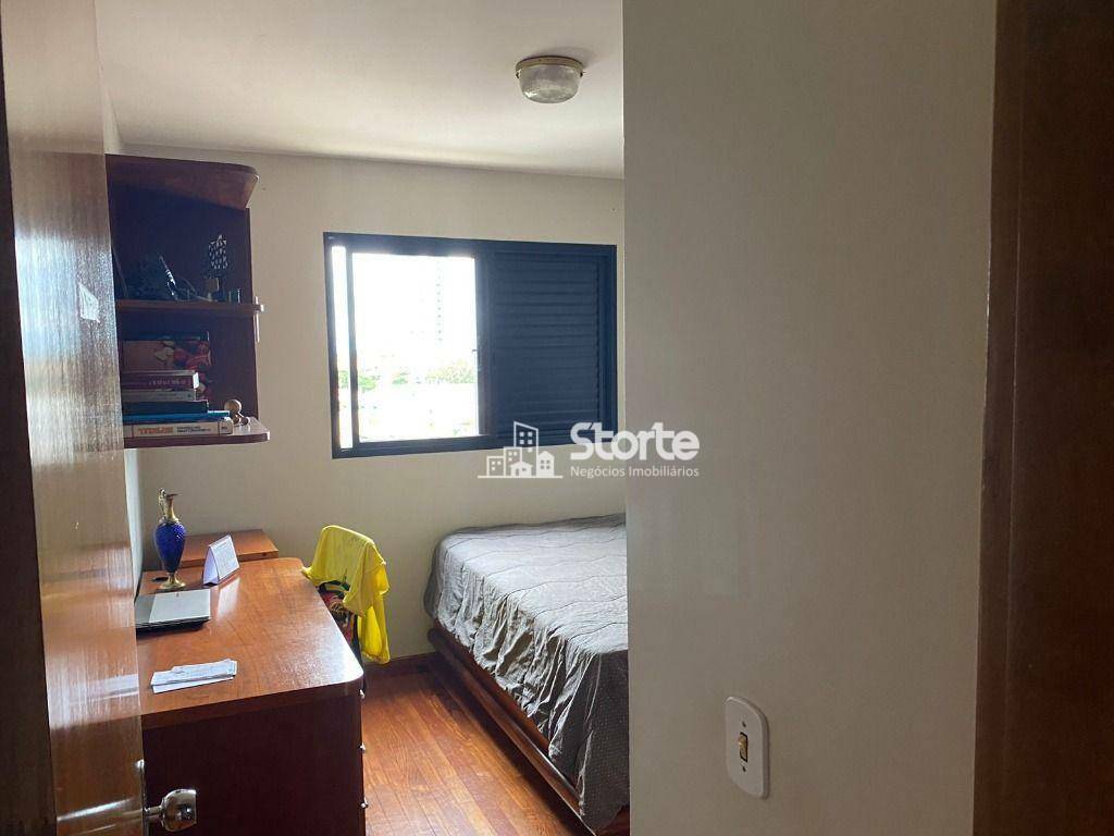 Apartamento à venda com 3 quartos, 121m² - Foto 18