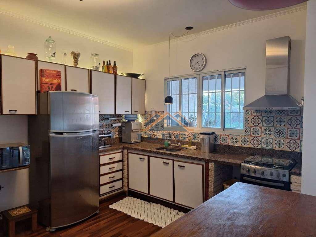 Casa de Condomínio à venda e aluguel com 3 quartos, 237m² - Foto 8
