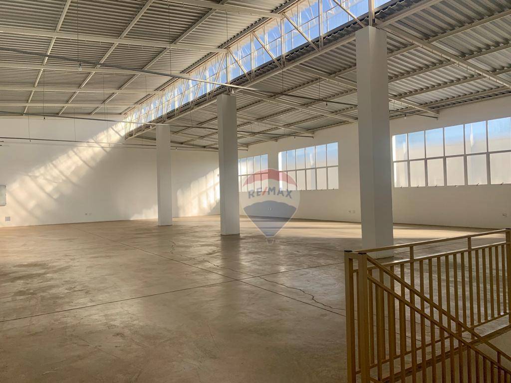 Depósito-Galpão-Armazém à venda e aluguel, 768m² - Foto 1