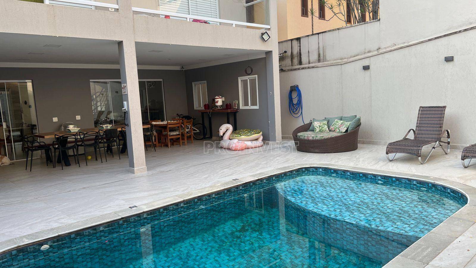 Casa de Condomínio à venda com 4 quartos, 319m² - Foto 1