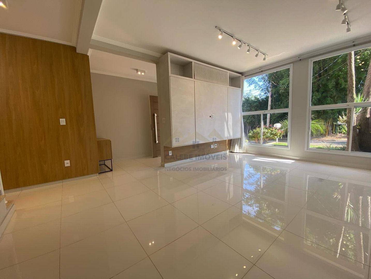 Casa de Condomínio à venda com 4 quartos, 280m² - Foto 2