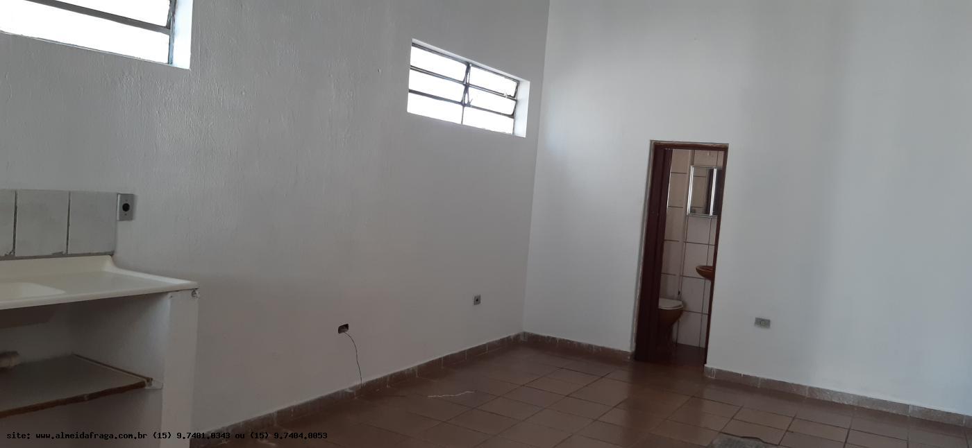 Casa para alugar com 1 quarto, 50m² - Foto 2