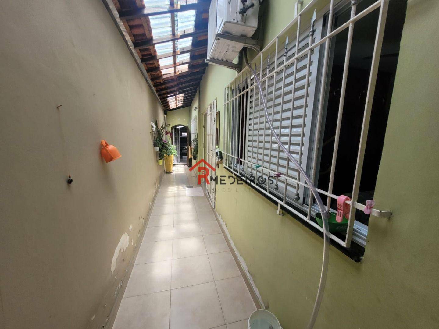 Casa à venda com 3 quartos, 300m² - Foto 25