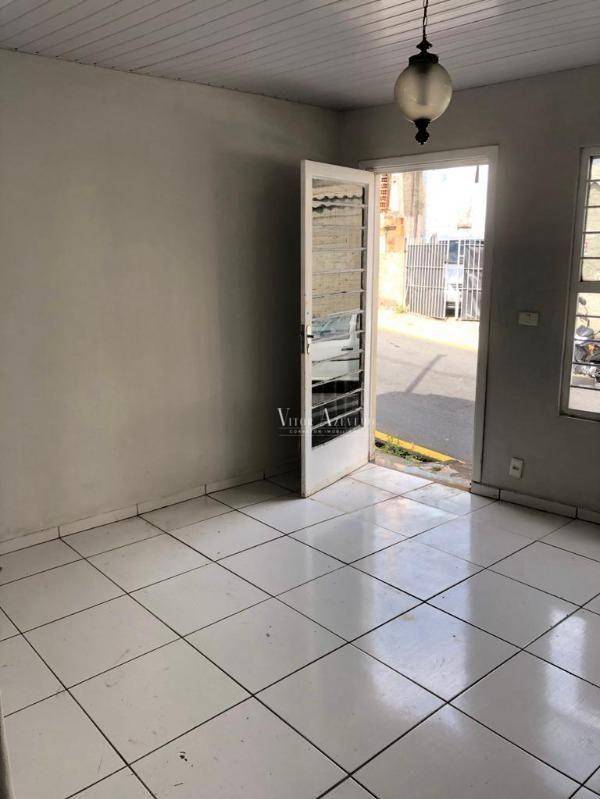 Casa à venda com 2 quartos, 70m² - Foto 2