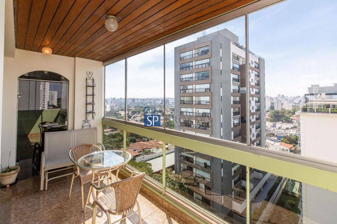 Apartamento à venda com 4 quartos, 233m² - Foto 1