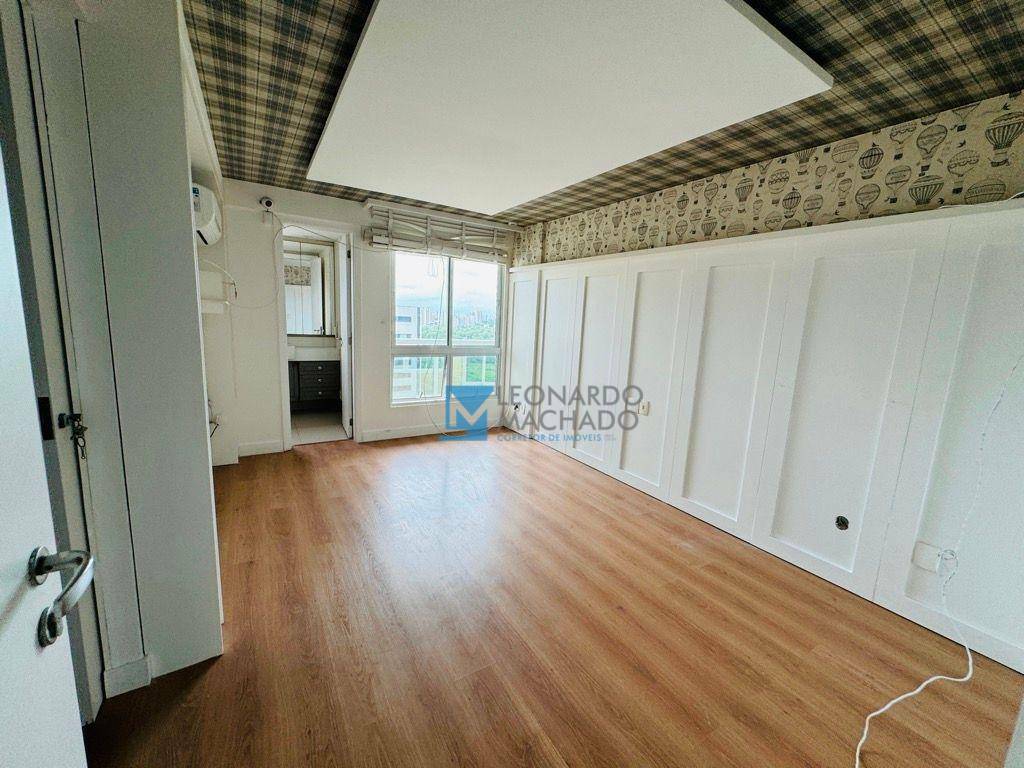 Apartamento à venda com 3 quartos, 217m² - Foto 15