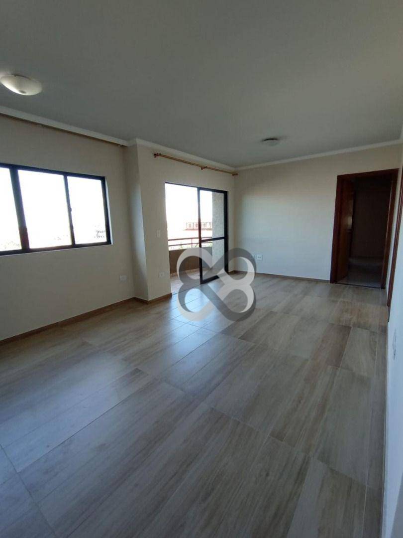 Apartamento à venda com 3 quartos, 107m² - Foto 2