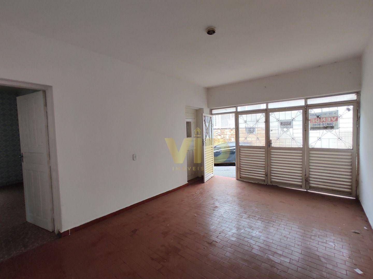 Casa à venda com 4 quartos, 186m² - Foto 1