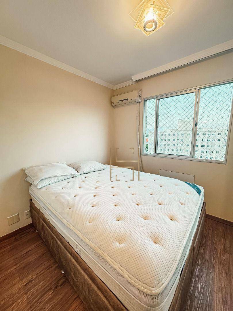 Apartamento à venda com 3 quartos, 73m² - Foto 2