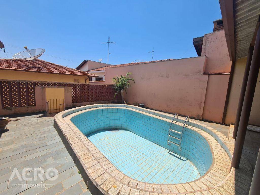 Casa à venda com 3 quartos, 200m² - Foto 10