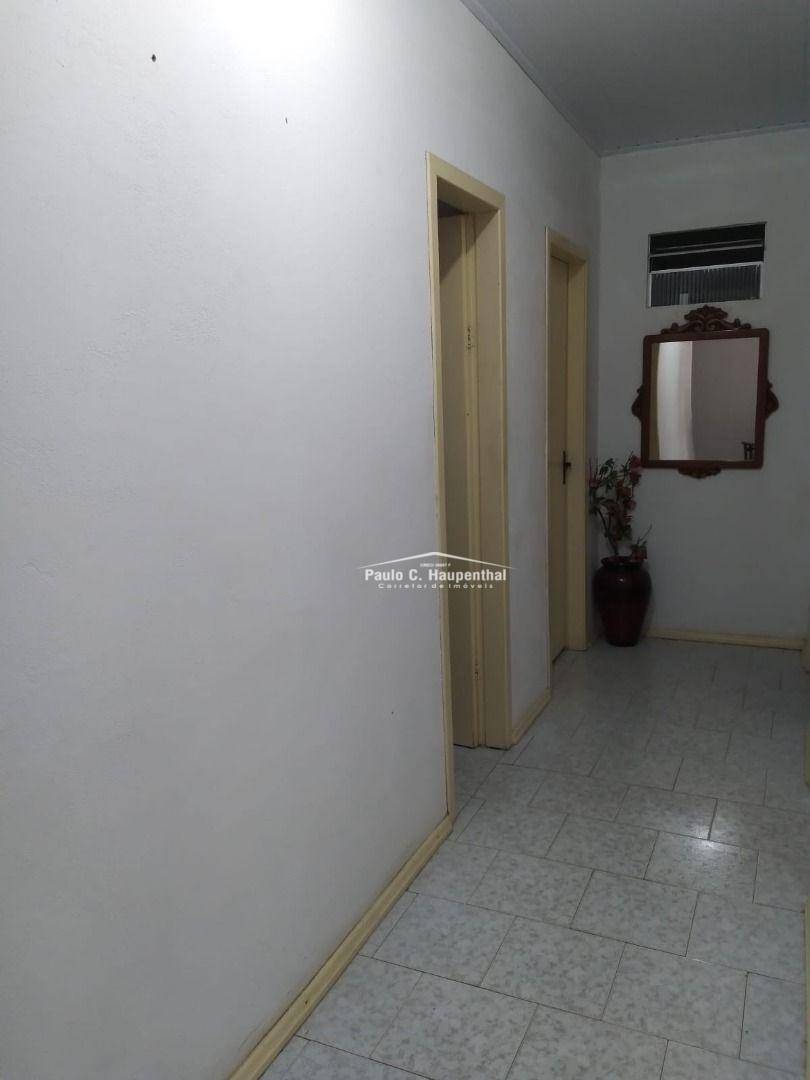 Casa à venda com 5 quartos, 241m² - Foto 19