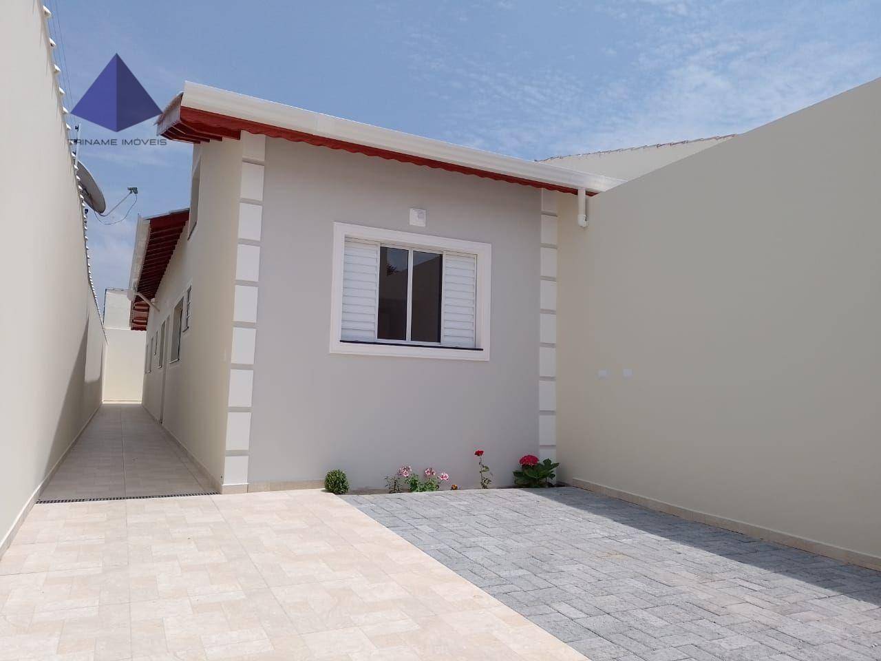 Casa à venda com 3 quartos, 69m² - Foto 1