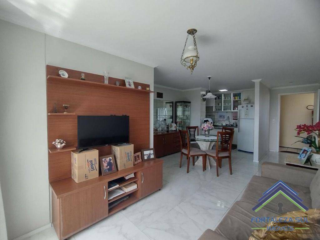 Apartamento à venda com 3 quartos, 73m² - Foto 9