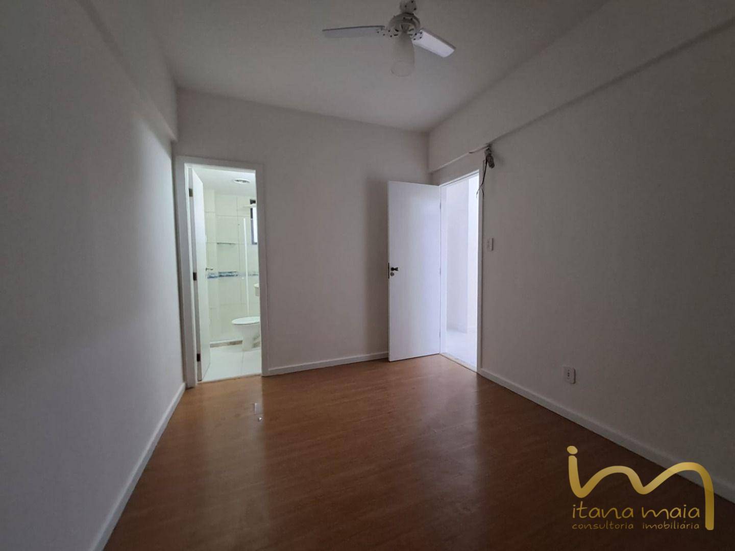 Apartamento à venda com 2 quartos, 70m² - Foto 21