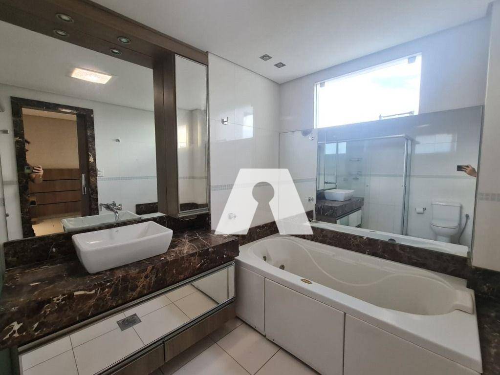 Apartamento para alugar com 3 quartos, 206m² - Foto 22