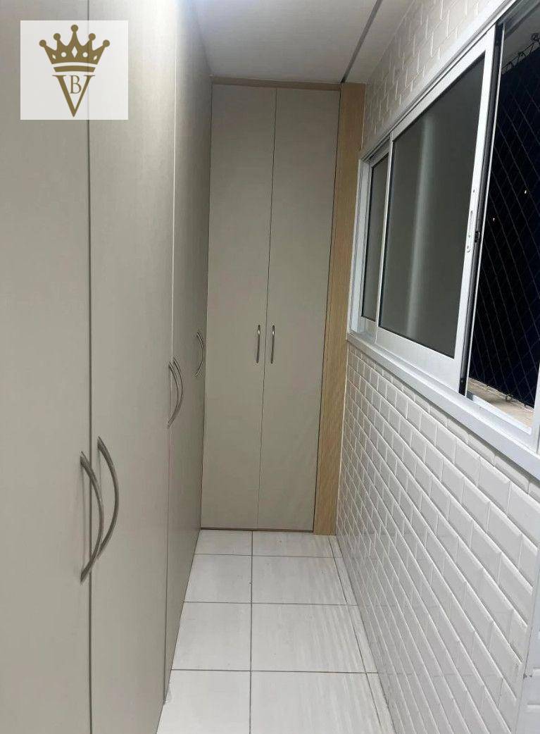 Apartamento à venda com 3 quartos, 156m² - Foto 11