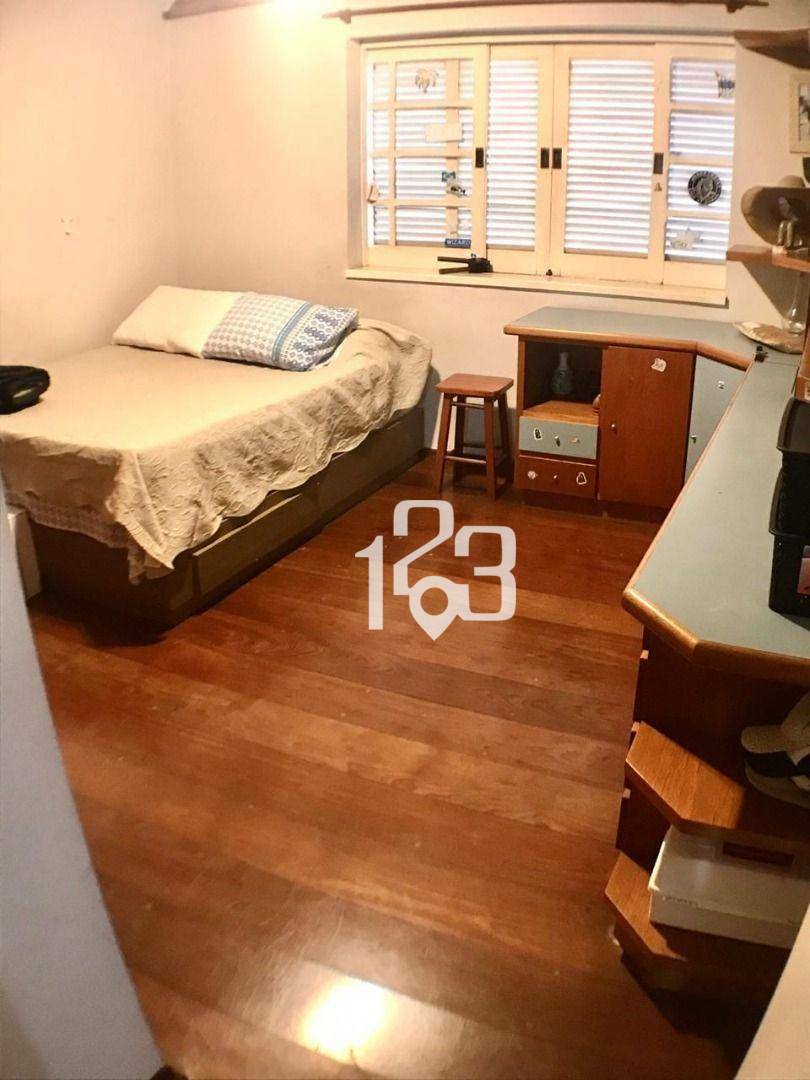 Casa à venda com 3 quartos, 320m² - Foto 17