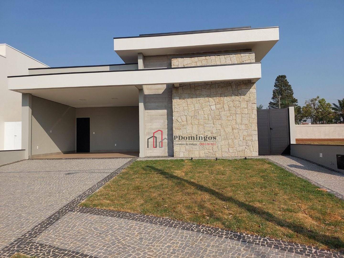 Casa de Condomínio à venda com 3 quartos, 216m² - Foto 1