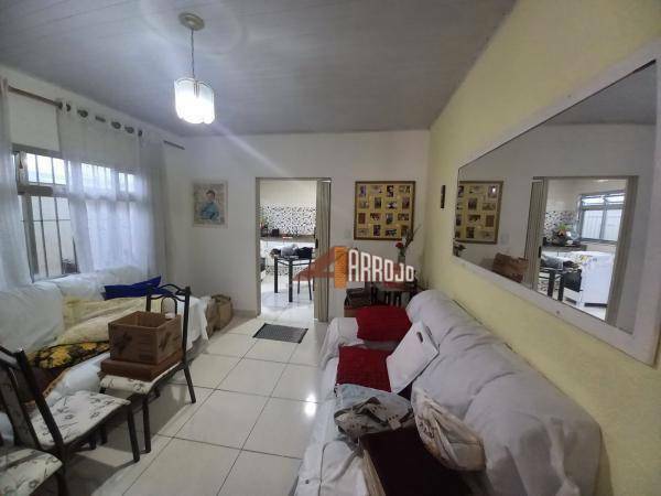 Casa à venda com 2 quartos, 90m² - Foto 2