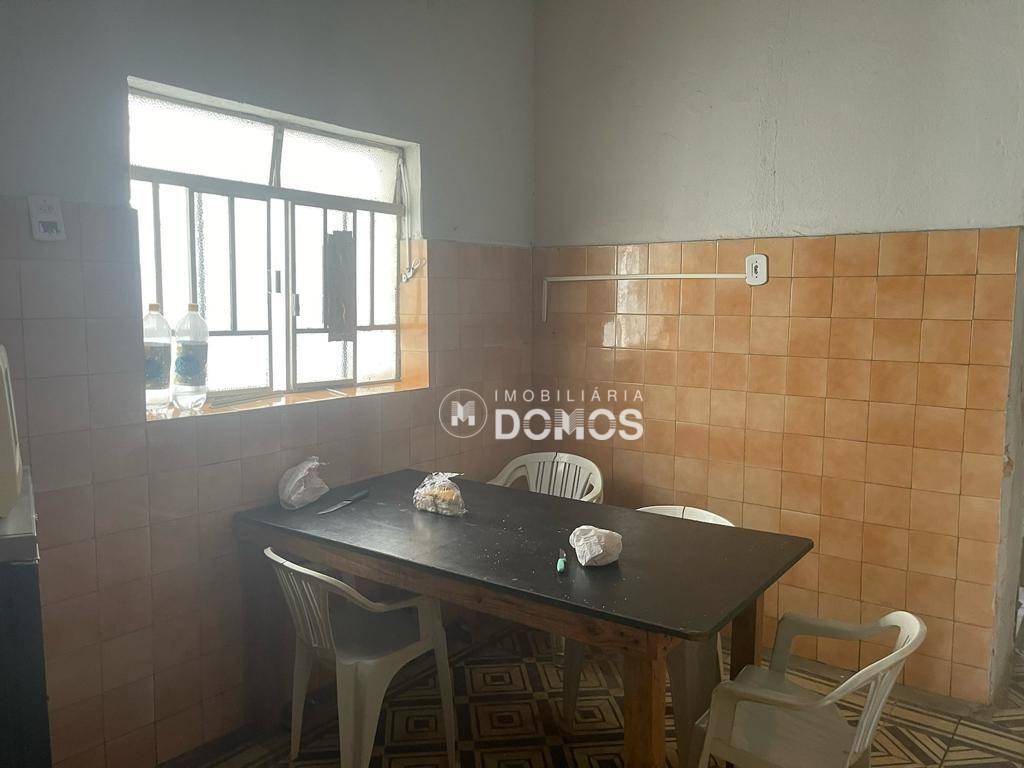 Casa à venda com 3 quartos, 90m² - Foto 11