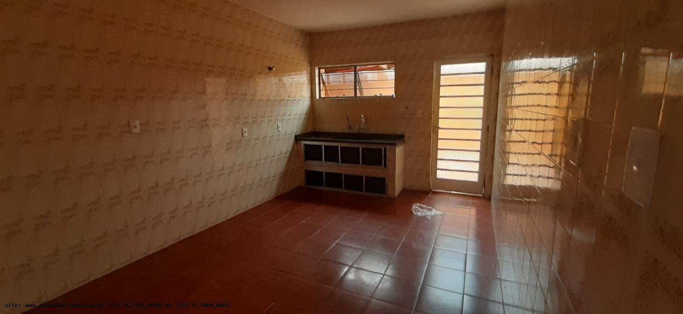 Casa para alugar com 4 quartos, 150m² - Foto 18