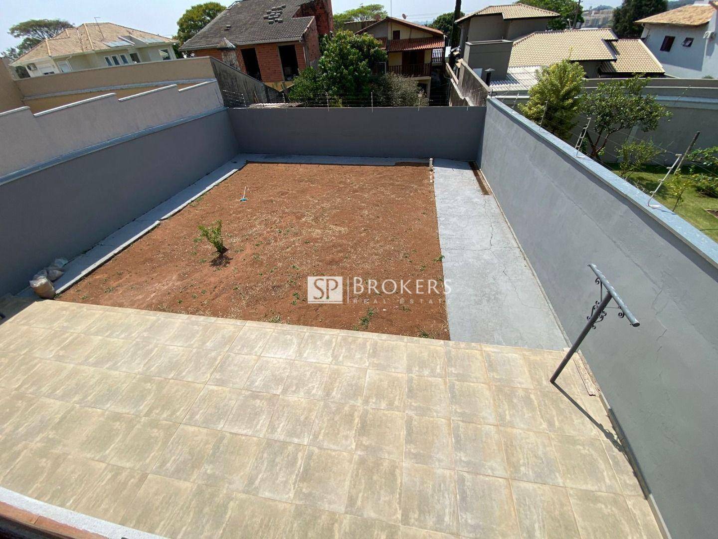 Casa para alugar com 4 quartos, 300m² - Foto 33