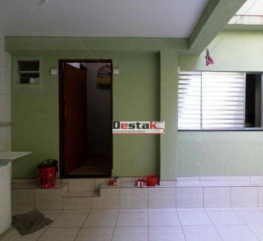 Sobrado à venda com 3 quartos, 225m² - Foto 2