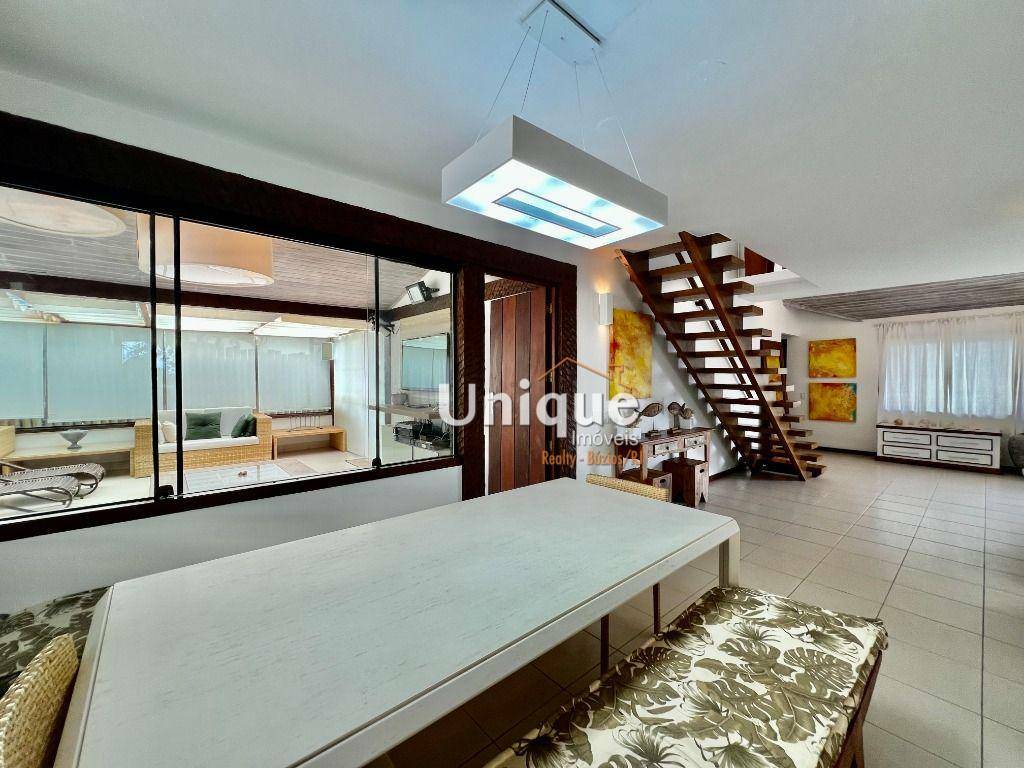 Casa de Condomínio à venda com 5 quartos, 300m² - Foto 10