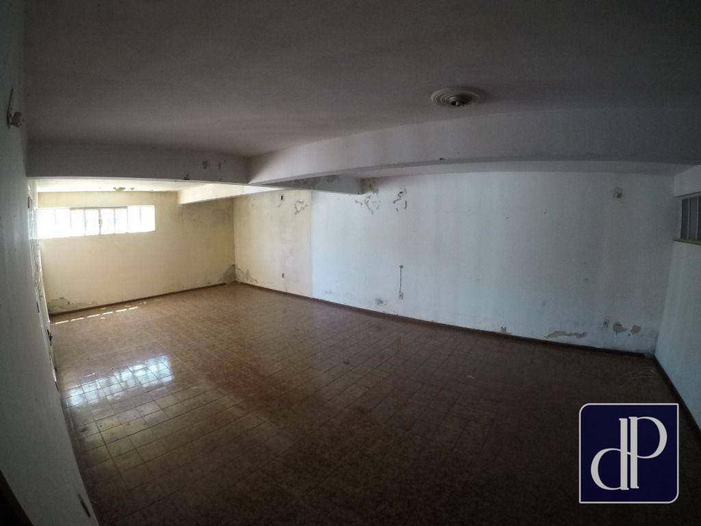 Sobrado à venda com 8 quartos, 468m² - Foto 32