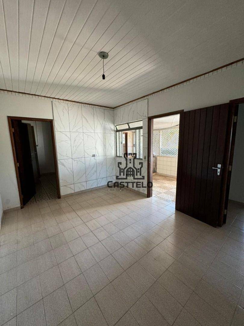 Casa à venda com 3 quartos, 90m² - Foto 6