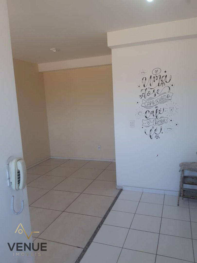 Apartamento à venda com 2 quartos, 47m² - Foto 2